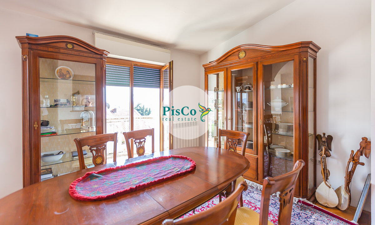 Komforan stan u klasičnom stilu koji će vam pružiti punu udobnost