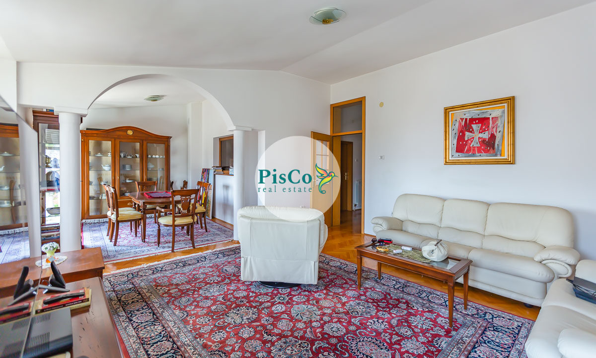 Komforan stan u klasičnom stilu koji će vam pružiti punu udobnost