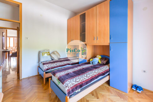 Komforan stan u klasičnom stilu koji će vam pružiti punu udobnost