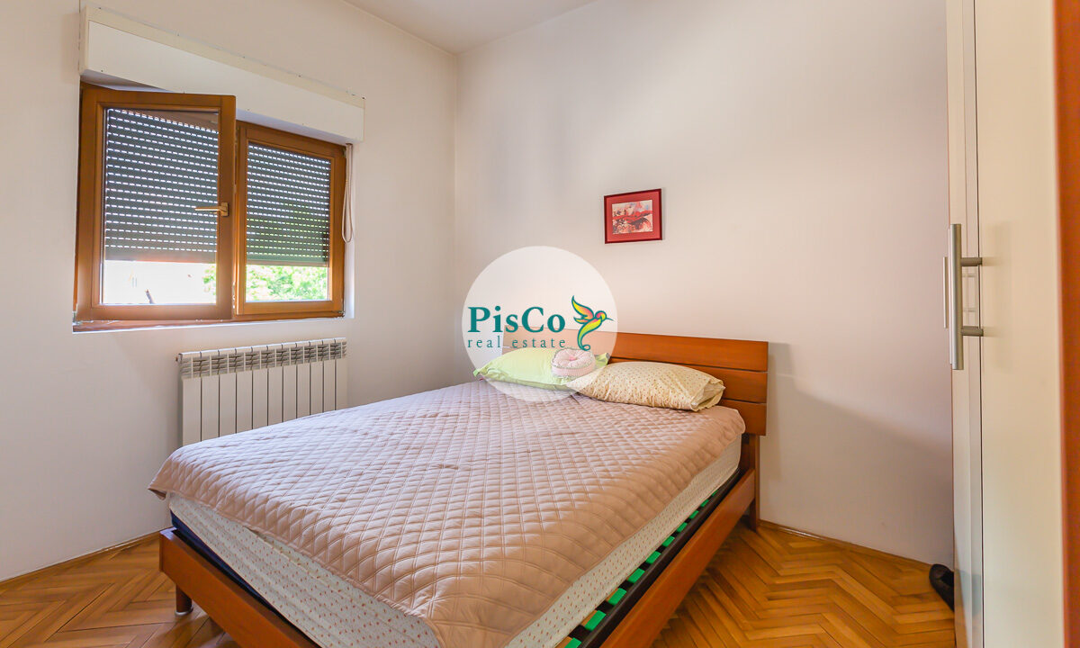 Komforan stan u klasičnom stilu koji će vam pružiti punu udobnost