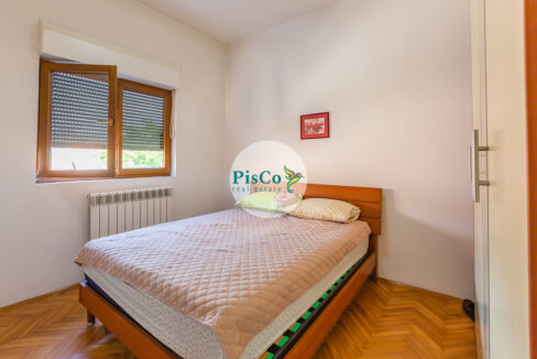 Komforan stan u klasičnom stilu koji će vam pružiti punu udobnost