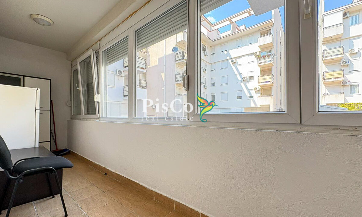 Izdavanje dvosoban stan 70m2, Tološi, Podgorica-657