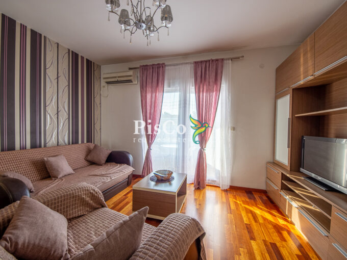Izdavanje garsonjera City kvart 30m2 Podgorica