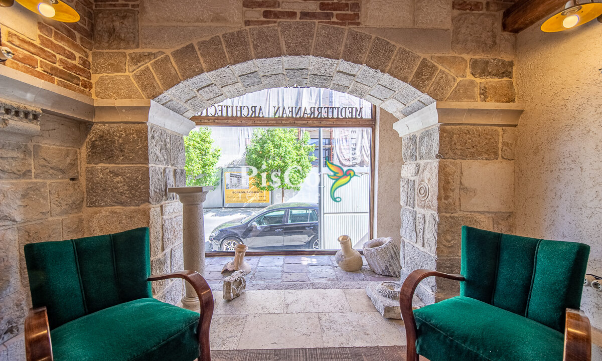 Izdavanje poslovni prostor 42m2, Centar, Podgorica--2