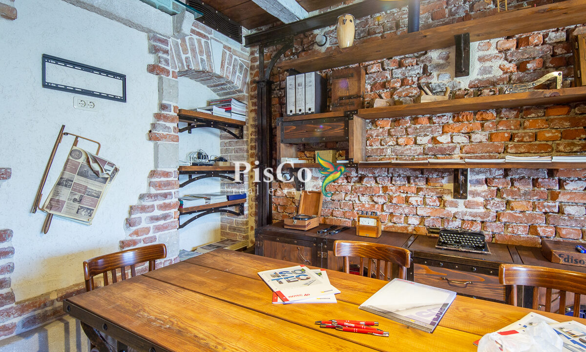 Izdavanje poslovni prostor 42m2, Centar, Podgorica-2673