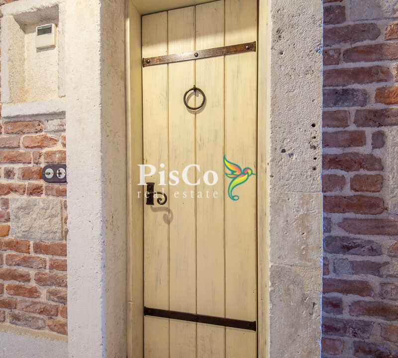 Izdavanje poslovni prostor 42m2, Centar, Podgorica-2679