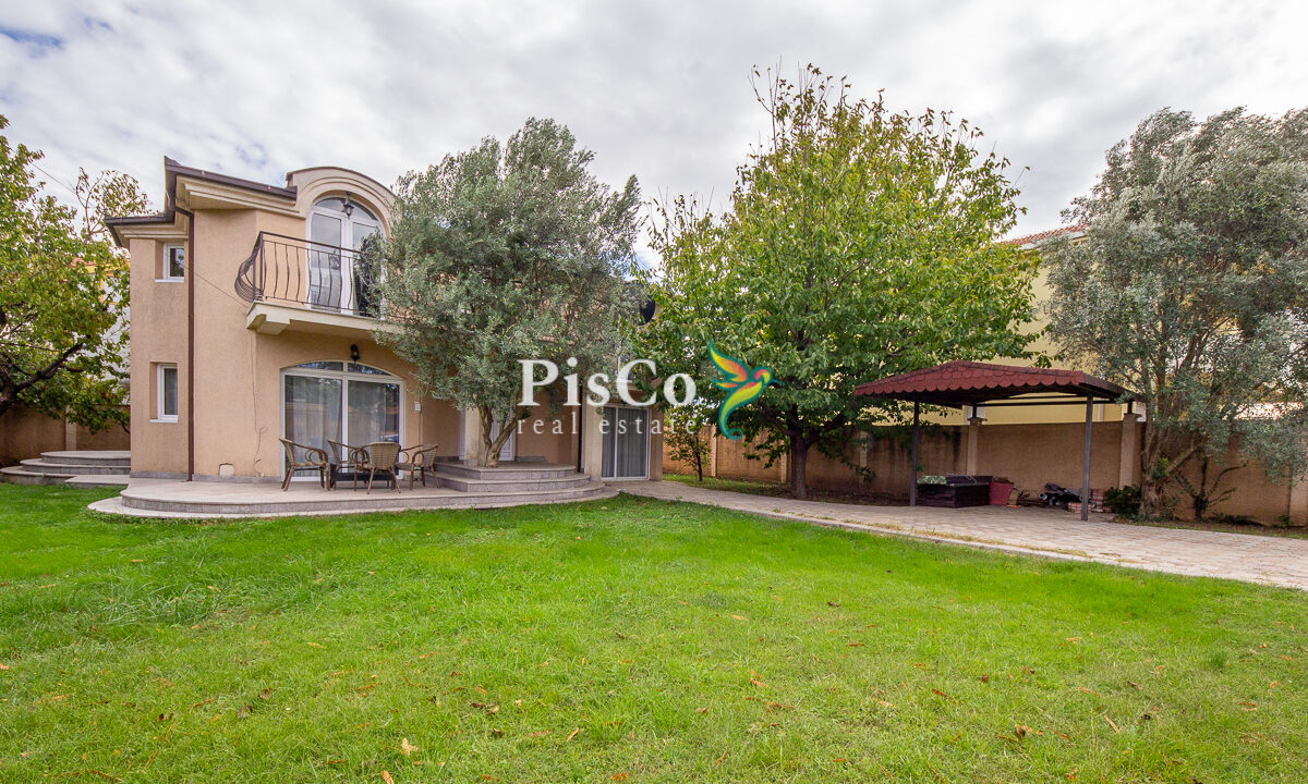 Izdavanje, porodična kuća, Donja Gorica, 210m2, Podgorica-2749