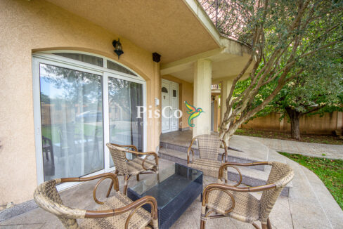 Izdavanje, porodična kuća, Donja Gorica, 210m2, Podgorica-2753