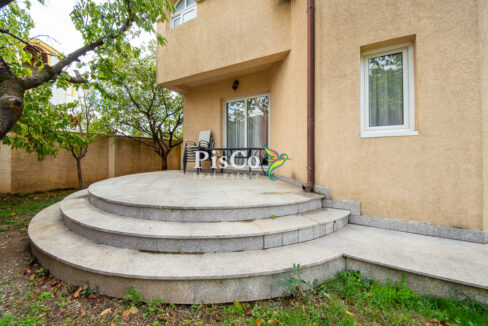 Izdavanje, porodična kuća, Donja Gorica, 210m2, Podgorica-2755