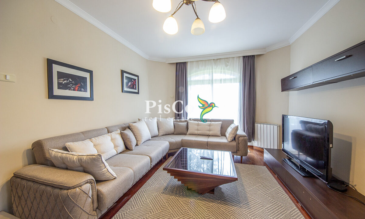 Izdavanje, porodična kuća, Donja Gorica, 210m2, Podgorica-2762