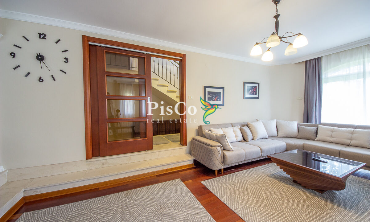 Izdavanje, porodična kuća, Donja Gorica, 210m2, Podgorica-2763