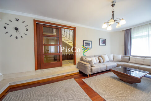 Izdavanje, porodična kuća, Donja Gorica, 210m2, Podgorica-2763