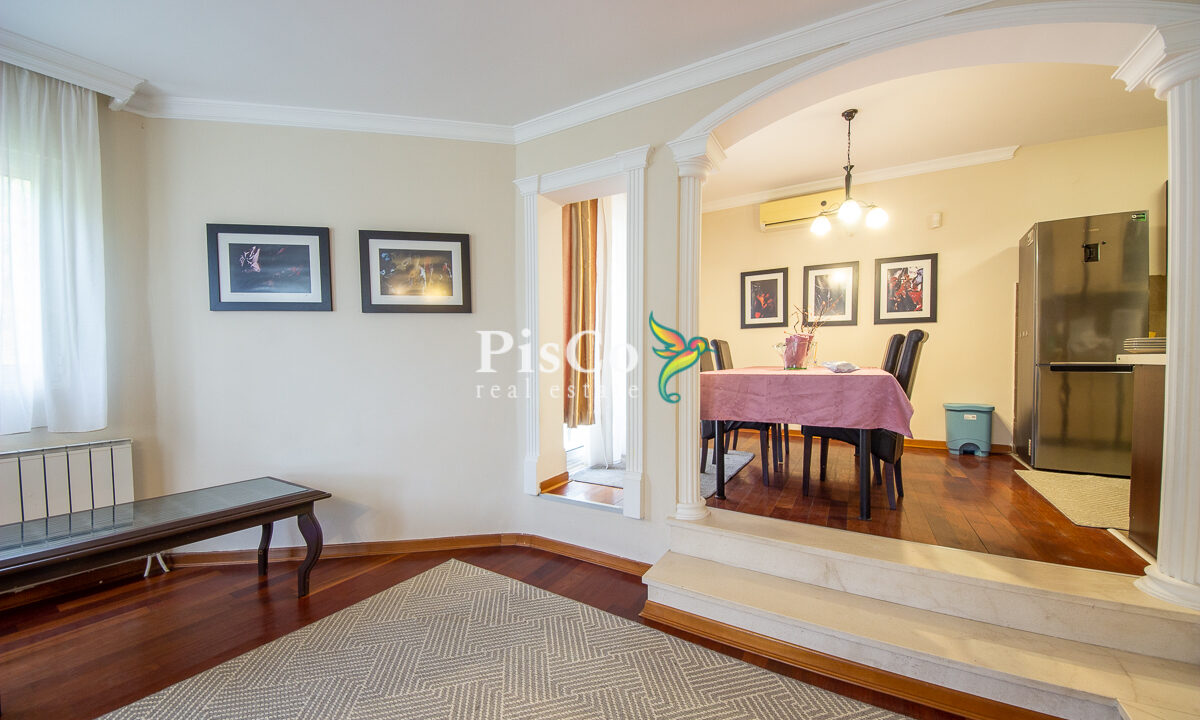 Izdavanje, porodična kuća, Donja Gorica, 210m2, Podgorica-2764