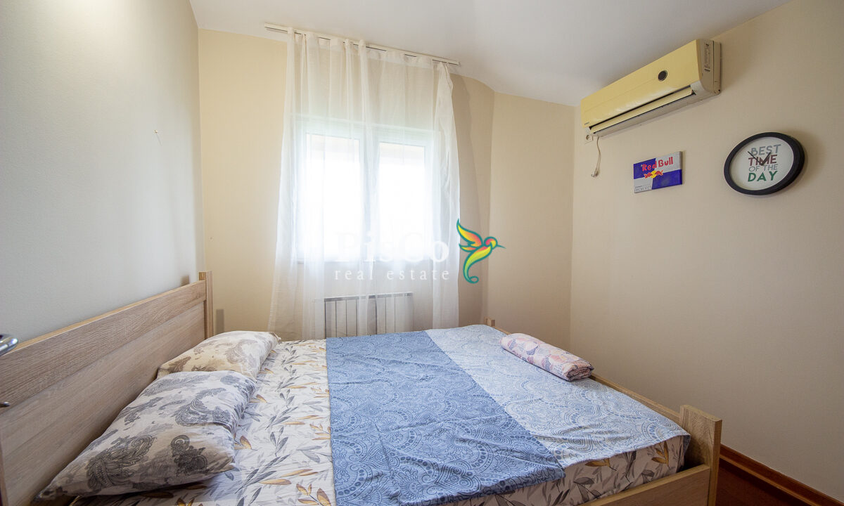 Izdavanje, porodična kuća, Donja Gorica, 210m2, Podgorica-2770