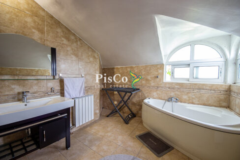 Izdavanje, porodična kuća, Donja Gorica, 210m2, Podgorica-2774