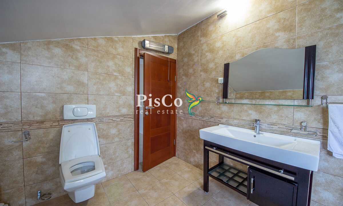 Izdavanje, porodična kuća, Donja Gorica, 210m2, Podgorica-2776