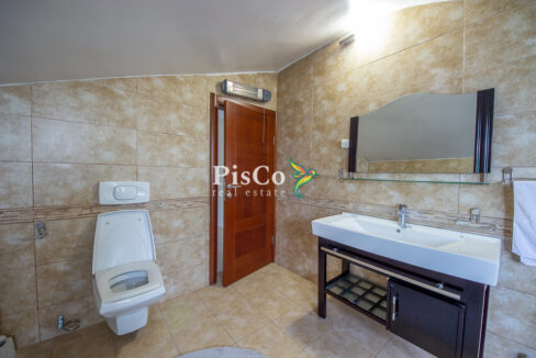 Izdavanje, porodična kuća, Donja Gorica, 210m2, Podgorica-2776