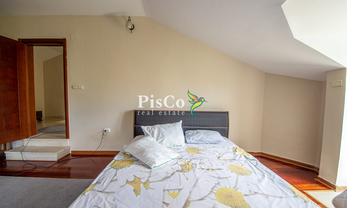 Izdavanje, porodična kuća, Donja Gorica, 210m2, Podgorica-2777