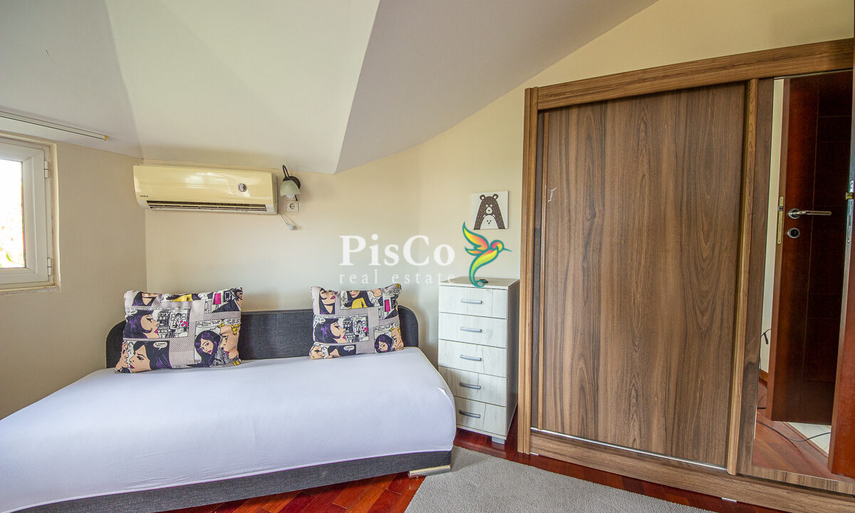 Izdavanje, porodična kuća, Donja Gorica, 210m2, Podgorica-2778