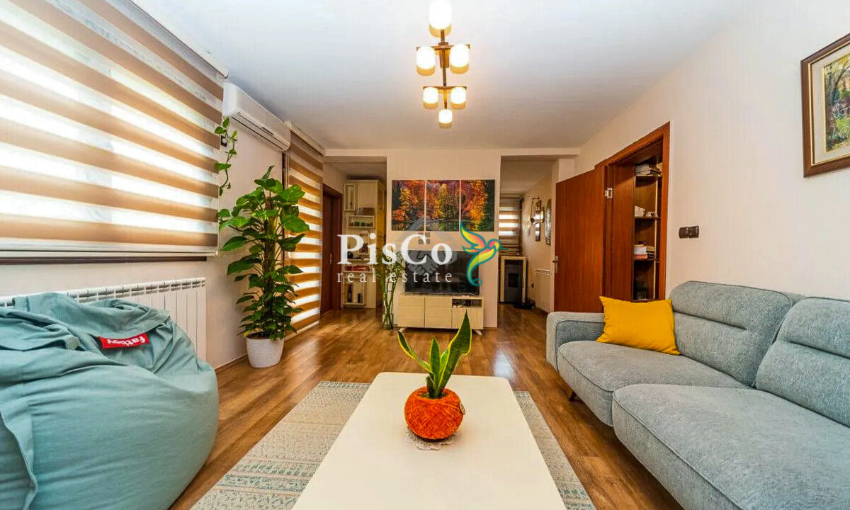 Prodaja, kuća, 200m2, Donja Gorica, Podgorica-