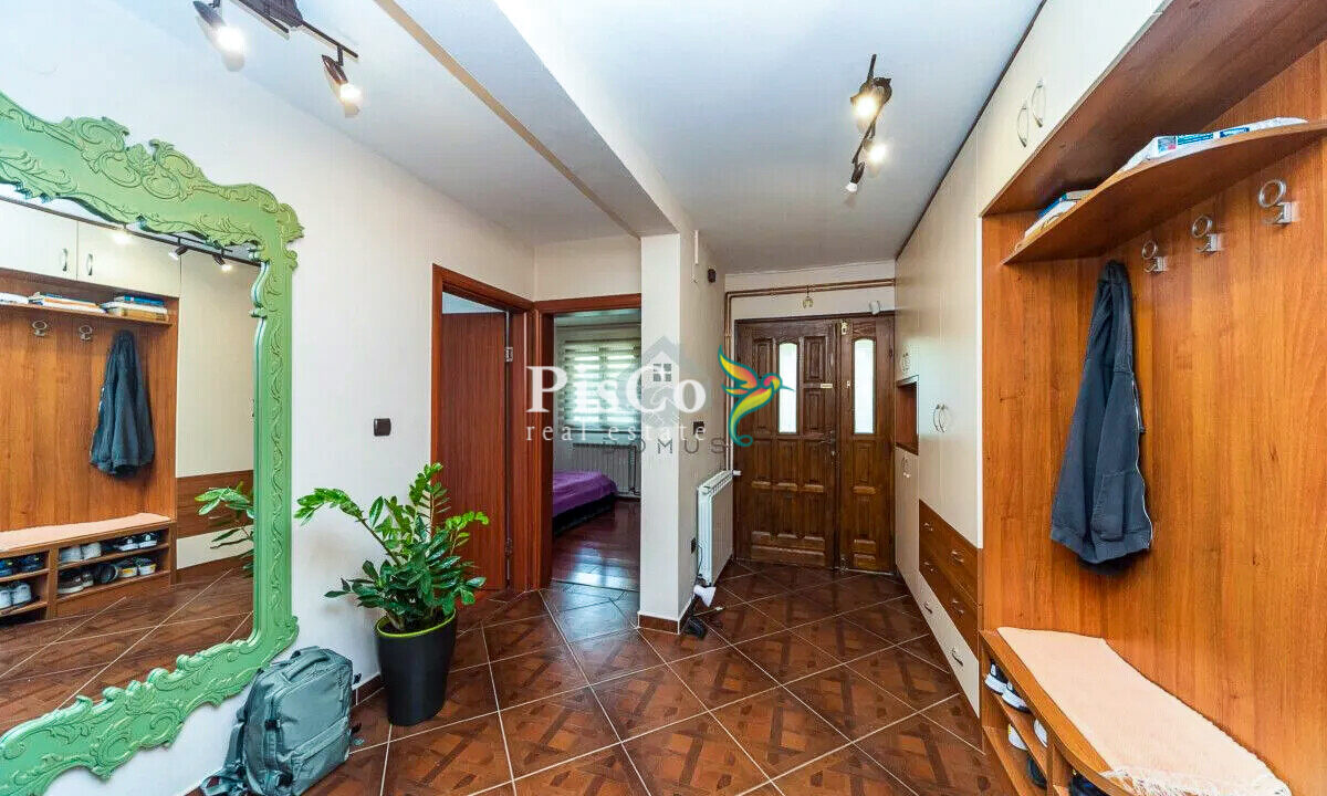 Prodaja, kuća, 200m2, Donja Gorica, Podgorica--11