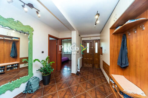 Prodaja, kuća, 200m2, Donja Gorica, Podgorica--11