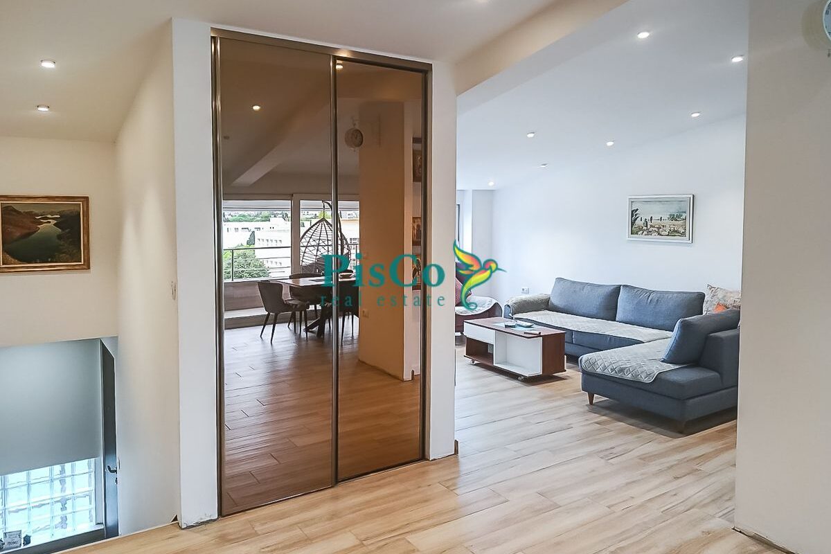 Izdavanje - Penthouse, dvosoban 100m2, Preko Morače