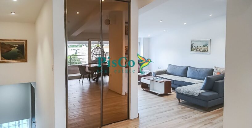 Izdavanje - Penthouse, dvosoban 100m2, Preko Morače