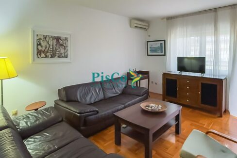 Izdavanje - Dvosoban stan 75m2, Stari aerodrom