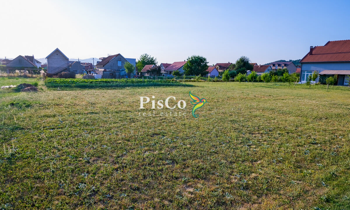 Prodaja kvalitetan plac u Kličevu, 1200m2, NIkšić-11