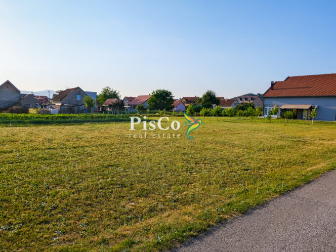 Prodaja kvalitetan plac u Kličevu, 1200m2, NIkšić
