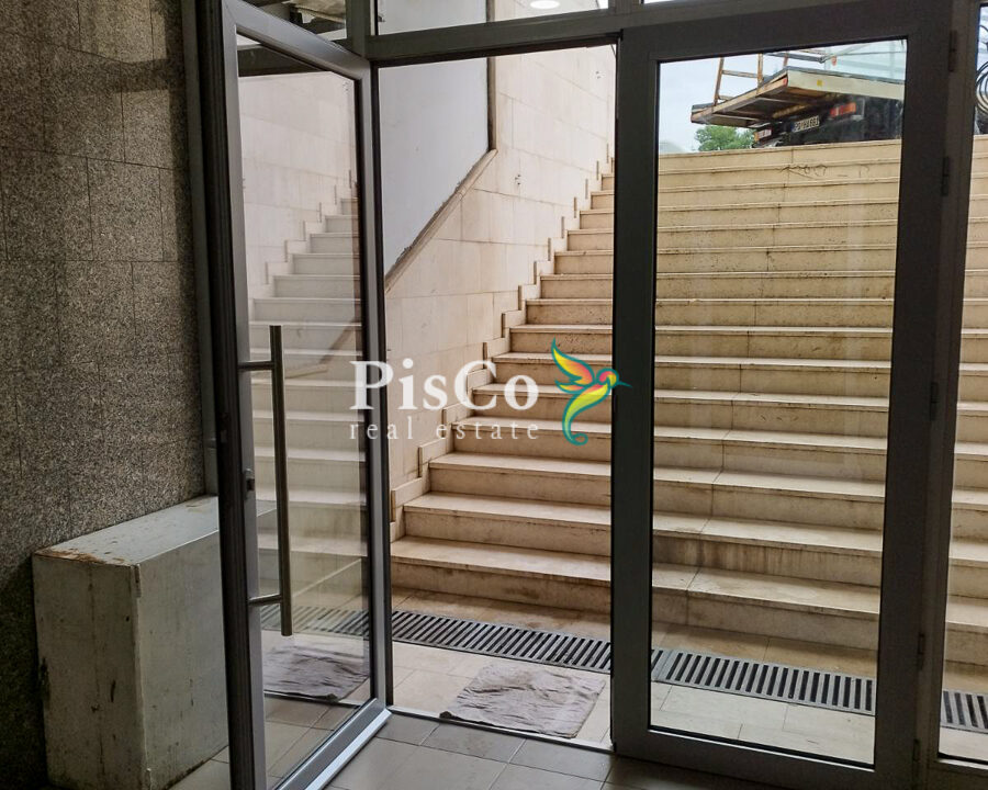 Izdavanje poslovni prostor Pobrežje, 35m2, Podgorica-495