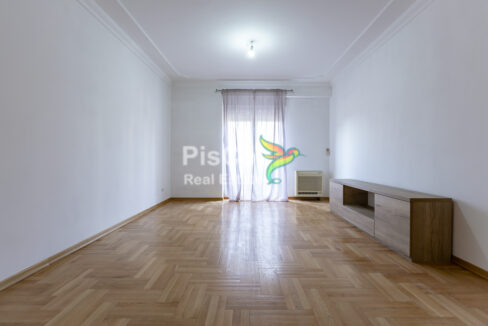 Nenamješten trosoban stan kod hrama-3