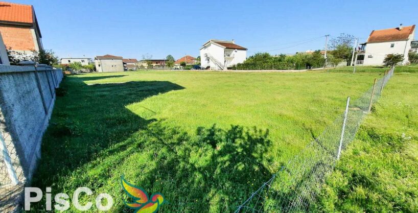 Prodaje se plac na Zlatici 4 Prodaje se plac na Zlatici