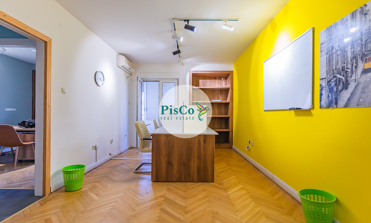 Poslovni prostor, kancelarija za izdavanje (2 of 14)