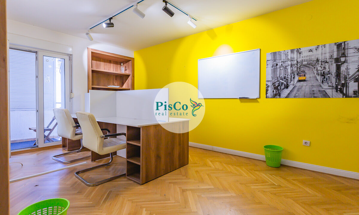 Poslovni prostor, kancelarija za izdavanje (3 of 14)