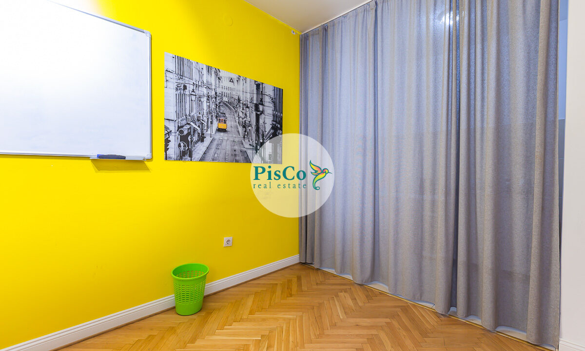 Poslovni prostor, kancelarija za izdavanje (7 of 14)