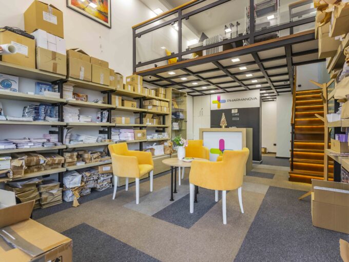 Nenamjesten trosoban stan kod hrama 14