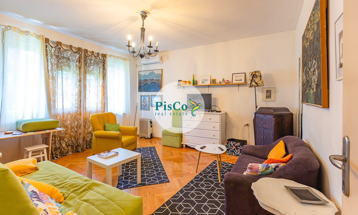 Izdavanje stanova Podgorica, prostran jednosoban stan, centar (1 of 16)