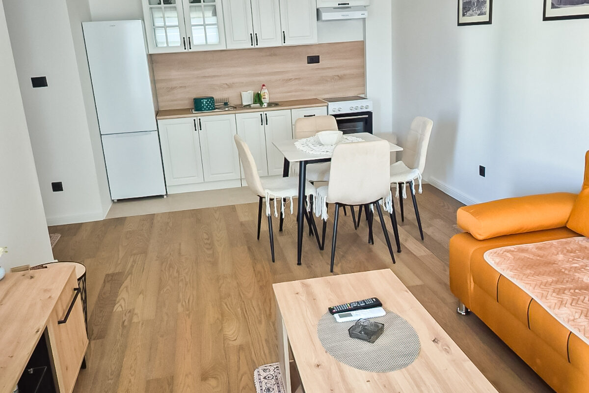 IMG f23ff09e16aac4f509d80e40609190f3 V