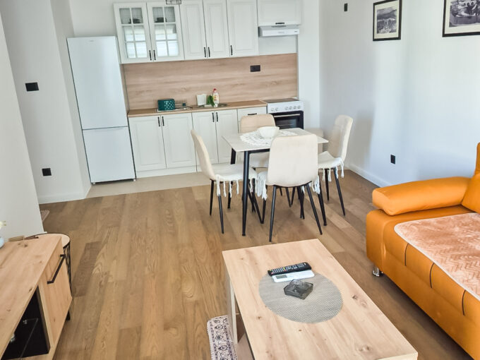 IMG f23ff09e16aac4f509d80e40609190f3 V